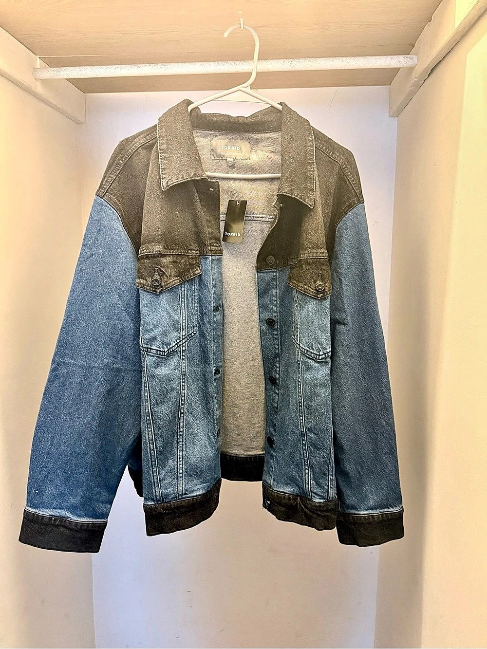 Torrid Vintage Stretch Modern Denim Trucker Jacket - Two Tone 2X